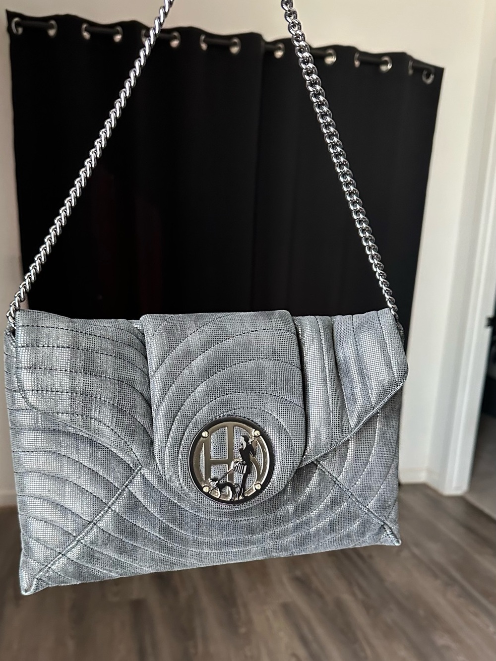RARE Henri Bendel No. 7 Metallic Quilted Shoulder Bag/Clutch - GIRL WALKING DOG - Picture 3 of 9